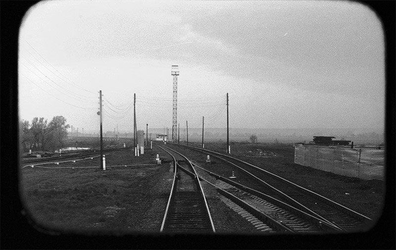 Остается позади фото превью