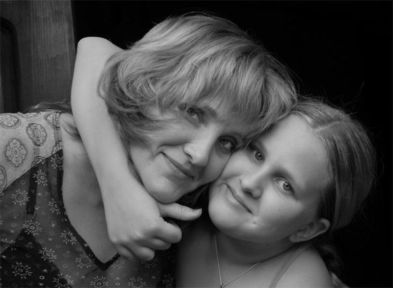 мама, ребенок, ч/б, портрет Как две капли фото превью