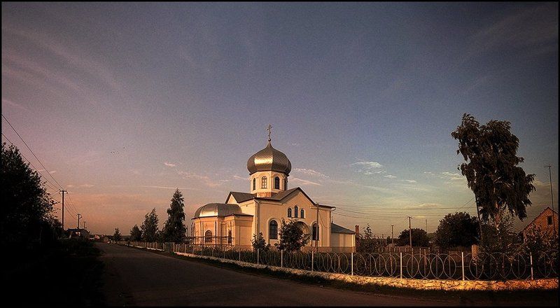 храм, небо, человек Храм во имя свв. бесср. Косьмы и Дамиана в п. Новосемейкино фото превью