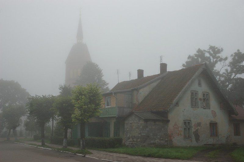 утро, туман, кирха когда все ещё спят фото превью