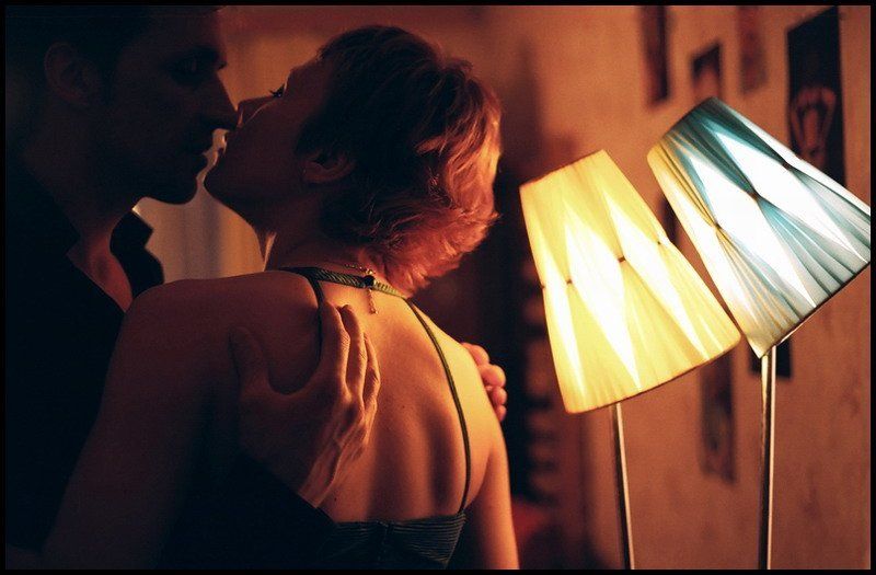 девушка, пленка, торшер, цвет, рука, мужчина, романтика, чувственность Evening...Angel... фото превью