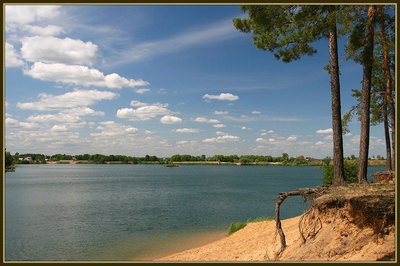 У озера фото превью