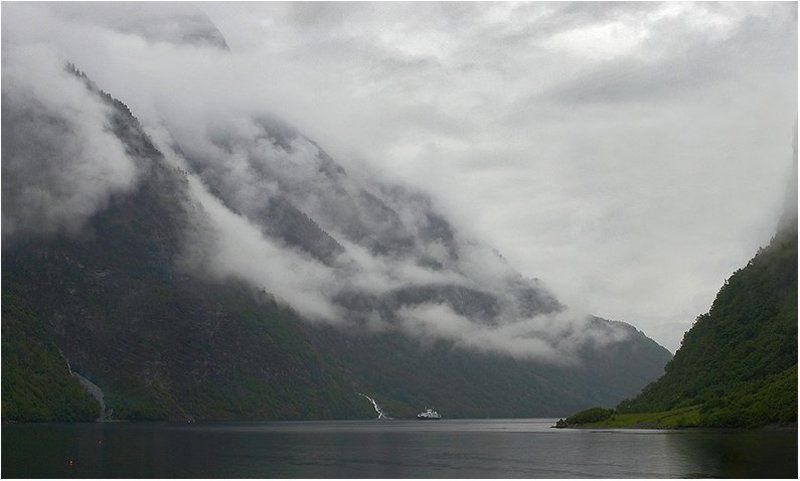 норвегия, фиорд Фиорды, или шхеры, другими словами, - это, знаете, такие узкие заливы (с) Капитан Врунгель фото превью