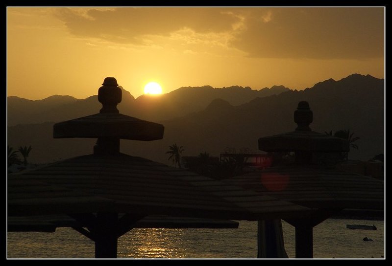 Арабский закат в японском стиле фото превью