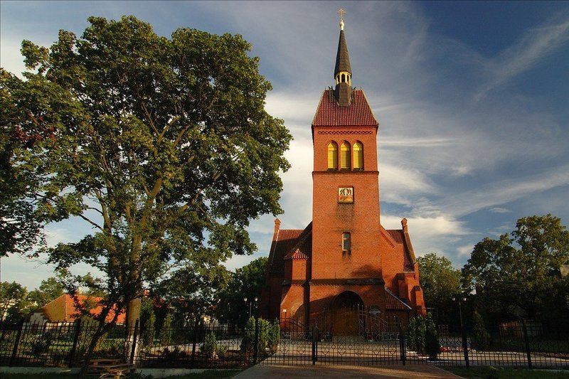 кирха, закат, зеленоградск балтийское небо Кирха св.Адальберта фото превью