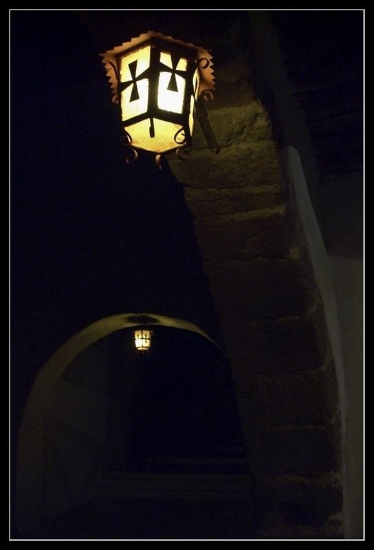 В лабиринтах монастыря... фото превью