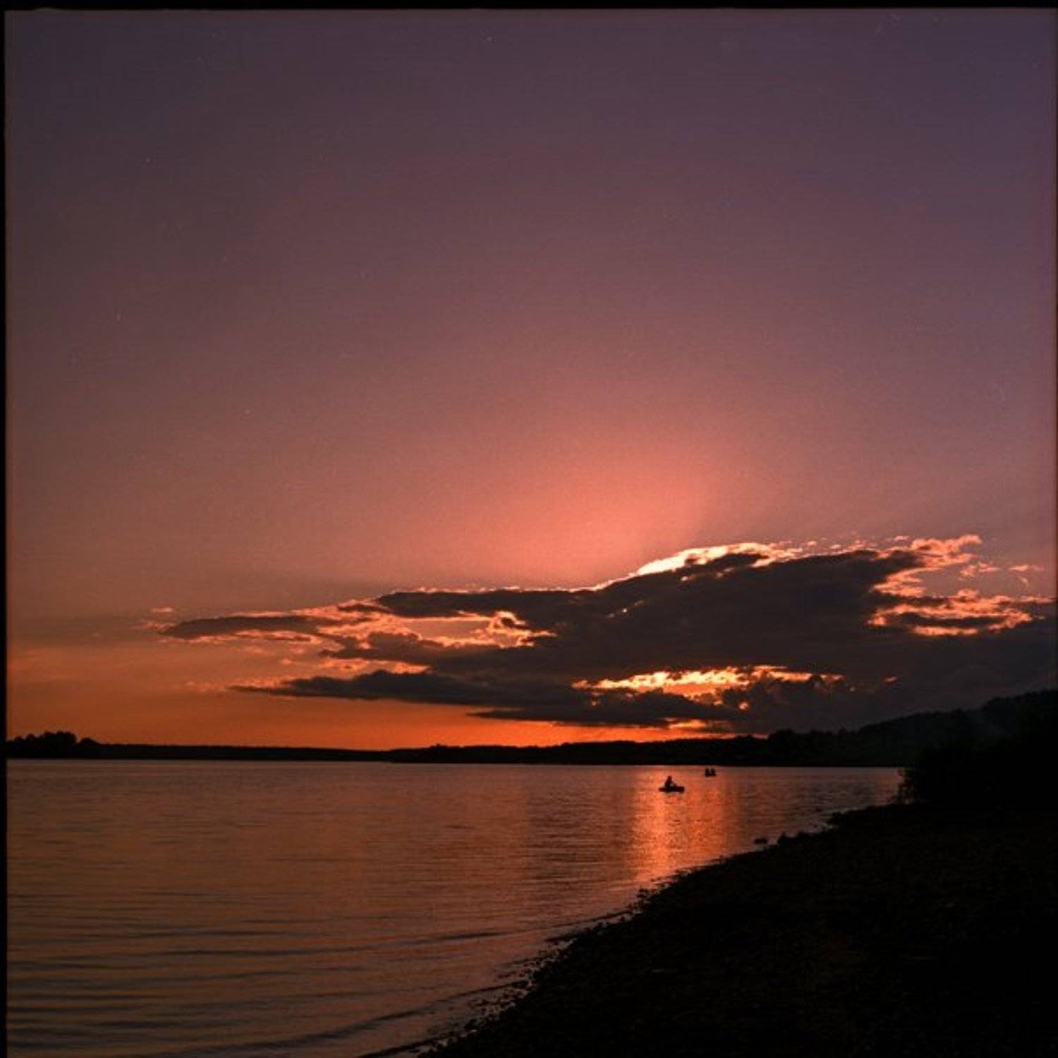 солнце, за тучей, прячется, вечером, алый, закат, над озером, il