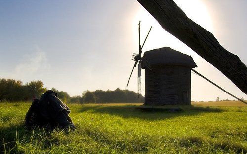 Под мельницей