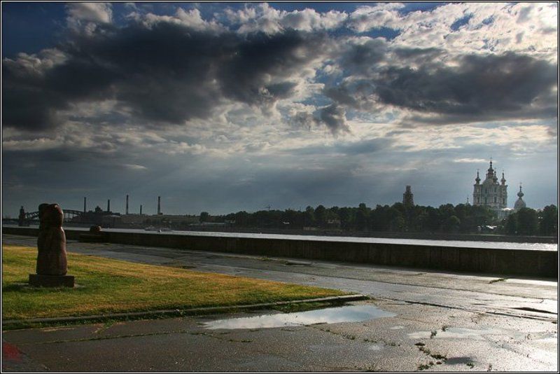 питер, свердловская набережная, туча, небо, гроза, солнце, собор, храм, церковь, купол, река, нева, мост, газон, памятник, dyadyavasya Два берега фото превью