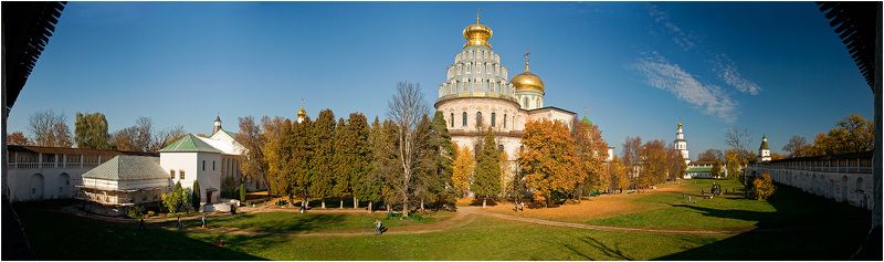 новый, иерусалим, внутри, двор, собор Ново-Иерусалимский Воскресенский монастырь. фото превью