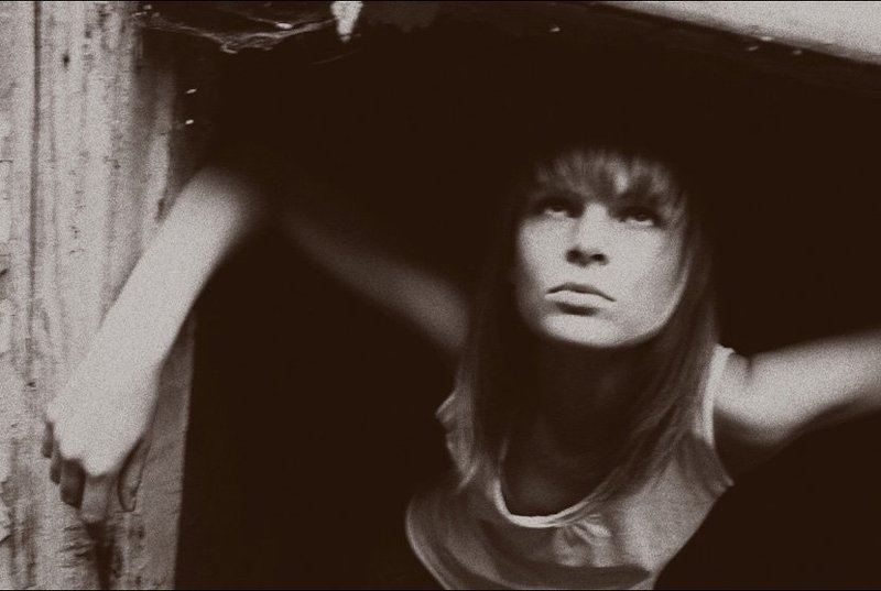 Инна в темном фото превью