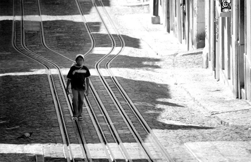 пешком вдоль рельс фото превью