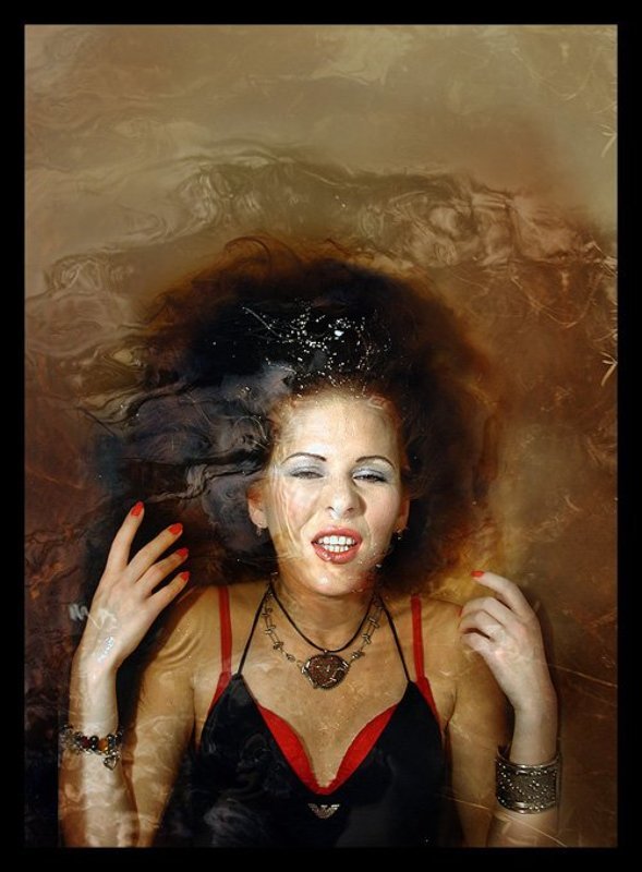 deep deep down фото превью