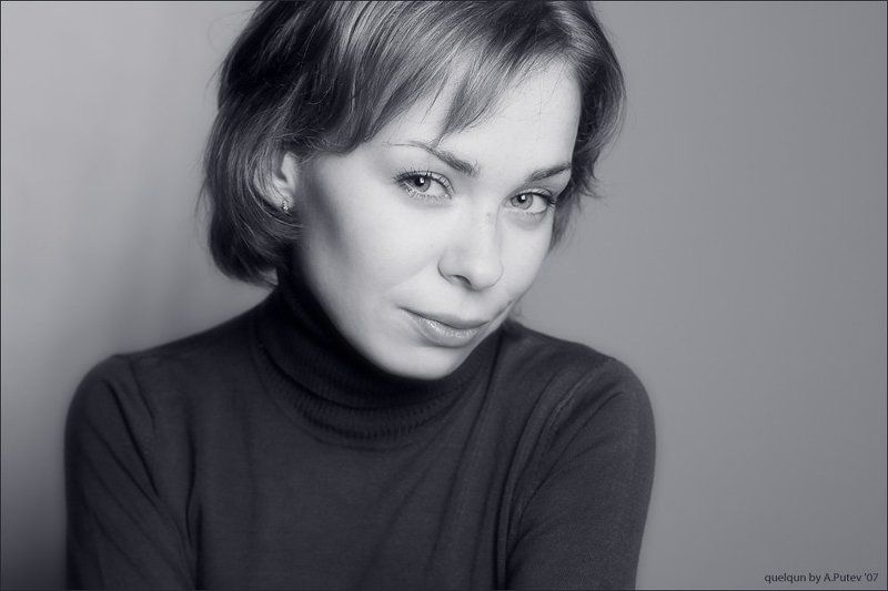 александр путев, девушка, глаза портрет руки Художника... фото превью