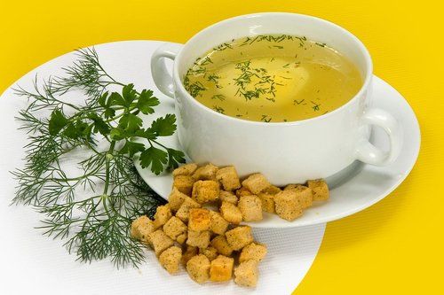 Бульон с сухариками ....