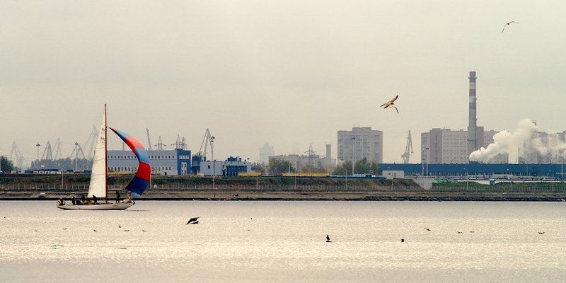 залив, яхта, трубы, дым, краны  фото превью