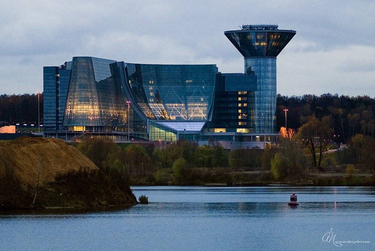 город,стекло,бетон,архитектура,сумрак, Александр Путев