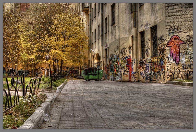 город,осень,двор Петербургская дворовая Осень... фото превью