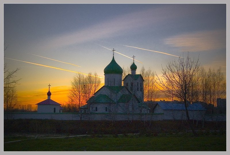 город,осень,закат В лучах закатных... фото превью