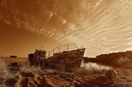 Увековеченный в разлете облаков.