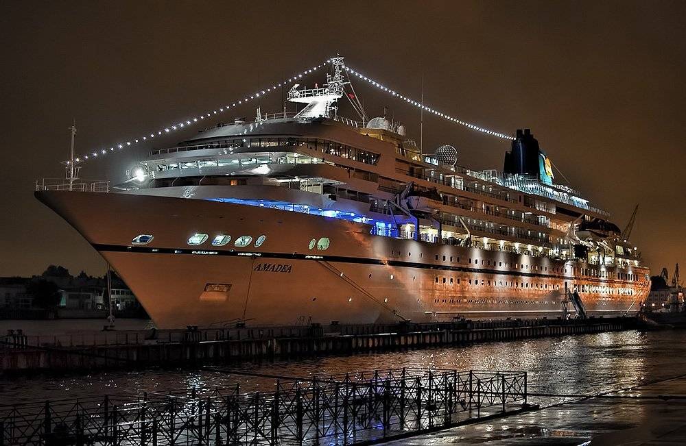 круизный, лайнер, amadea, питер, вечер, Алексей Смирнов