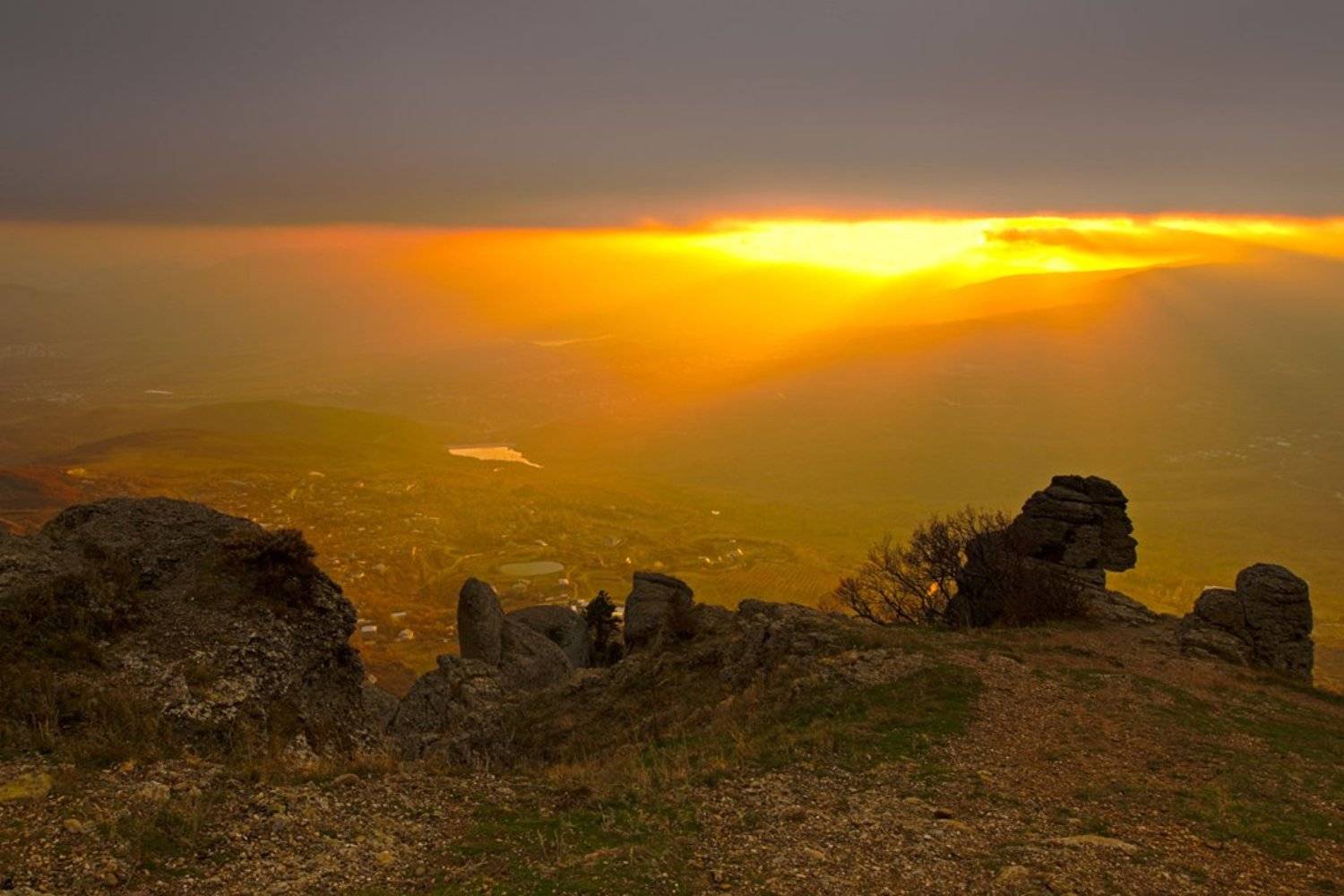 крым, небо, облака, горы, деревья,  пейзаж, природа, красота, свет, цвет, украина, камни, скала, закат, солнце, лучи,, Сергей Шульга