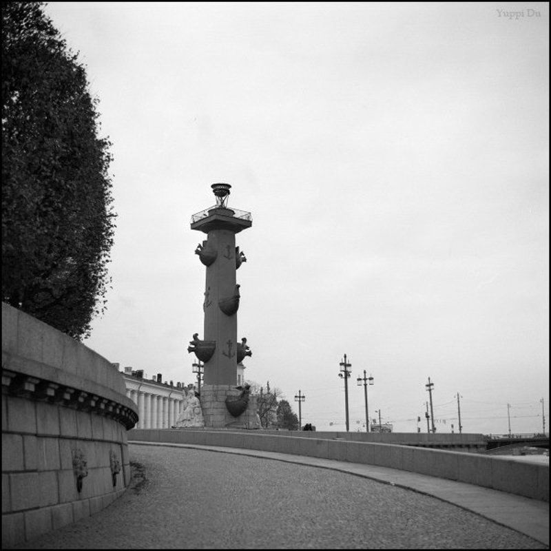 Ростральная колонна фото превью