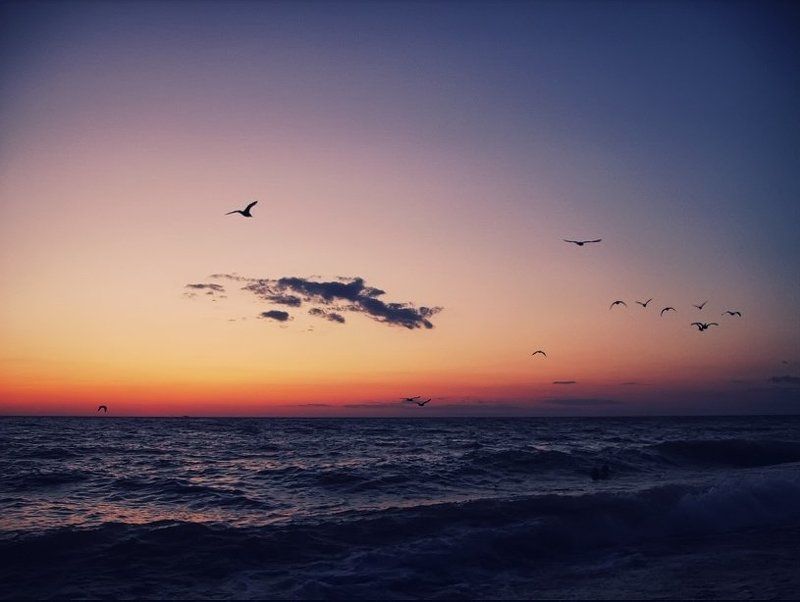 Догорает день фото превью