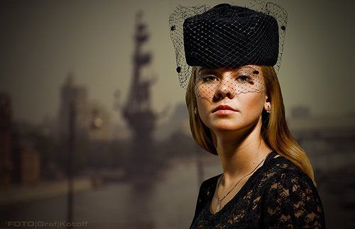 Женский портрет в шляпке с вуалью