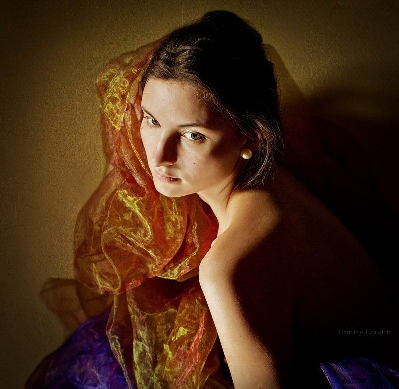 С жемчужной сережкой фото превью