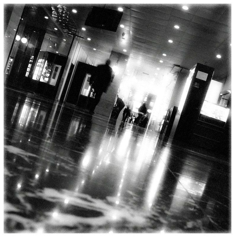 пол, лампы, тень. коридор, перспектива Коридор фото превью