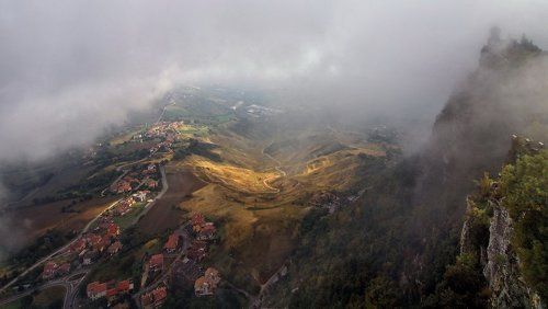 Туман и солнце с высоты птичьего полета