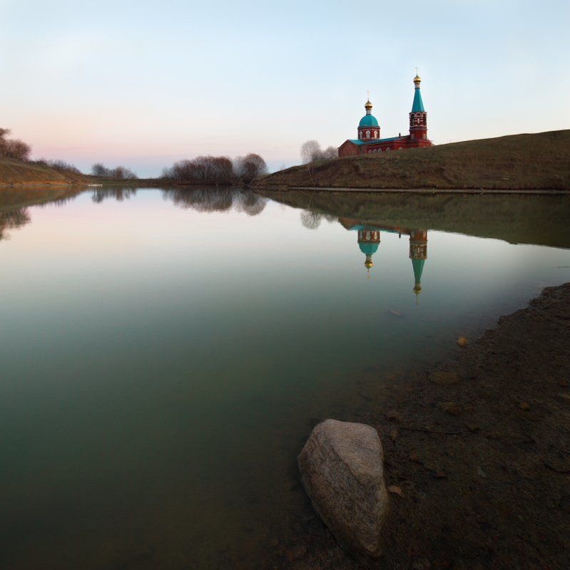 пруд, храм Пруд фото превью