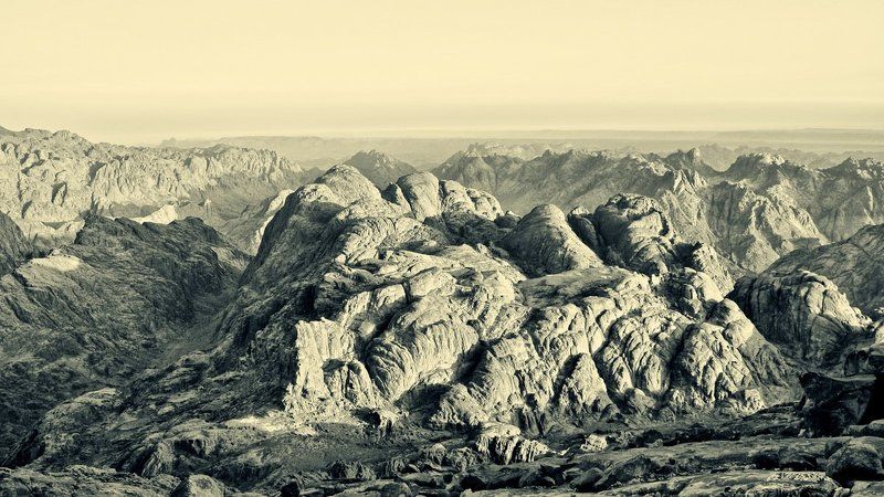 Вид на горы с Джабал-Муса фото превью