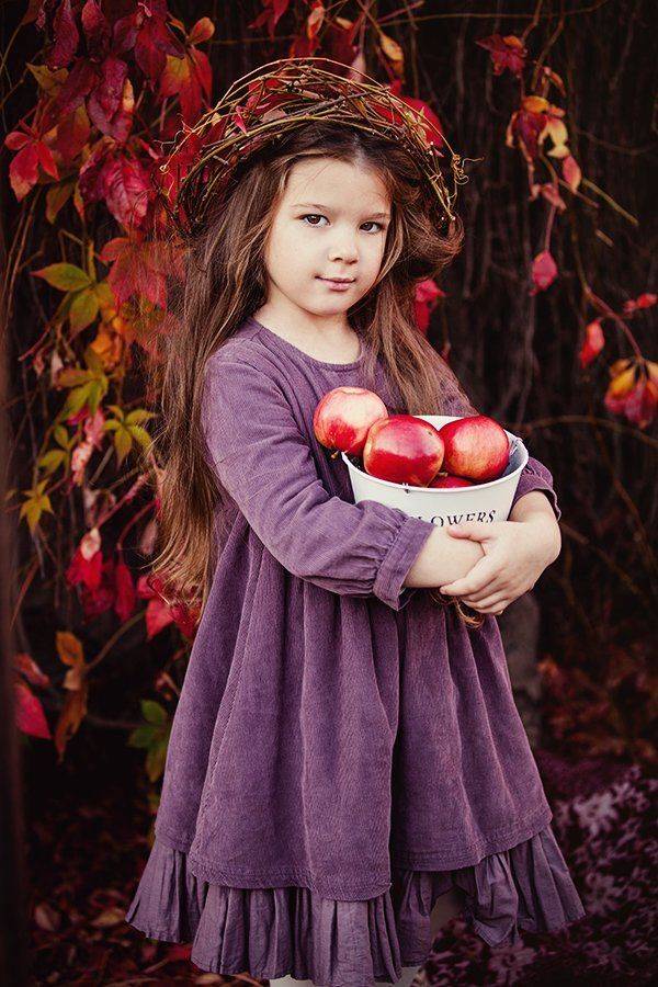 портрет,ребенок,осень,яблоки, Мария Монастырная
