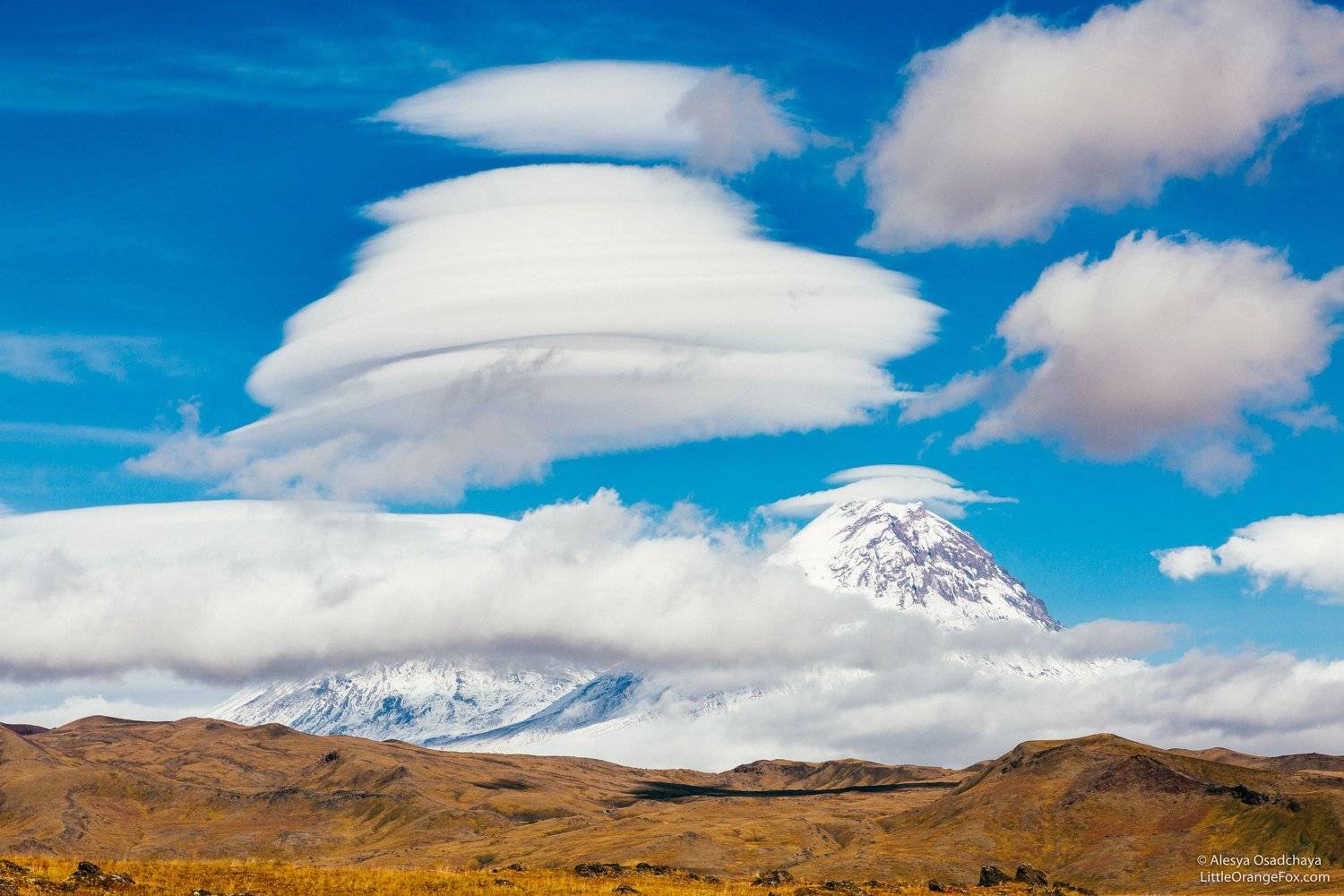 камчатка, вулканы, облака, лентикулярные облака, ключевская сопка, пейзаж, осень, россия, Осадчая Алеся