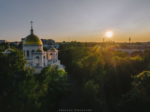 Закат у храма