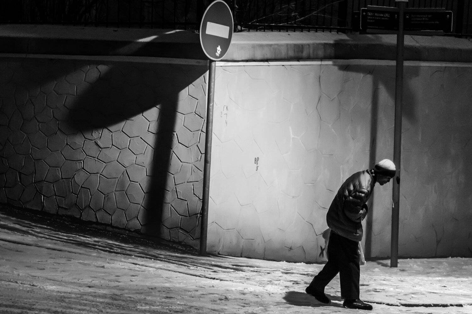 монохром, черно-белая фотография, ч/б, люди, город, улица, жанр, monochrome, black&white, street, streetphoto, people,, АлександрТутаев