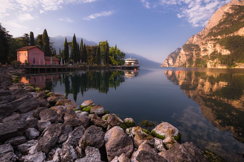 Гарда, Garda, Рива-дель-Гарда, Riva del Garda, Италия, озеро, Альпы, рассвет, утро Рассветная Гарда фото превью