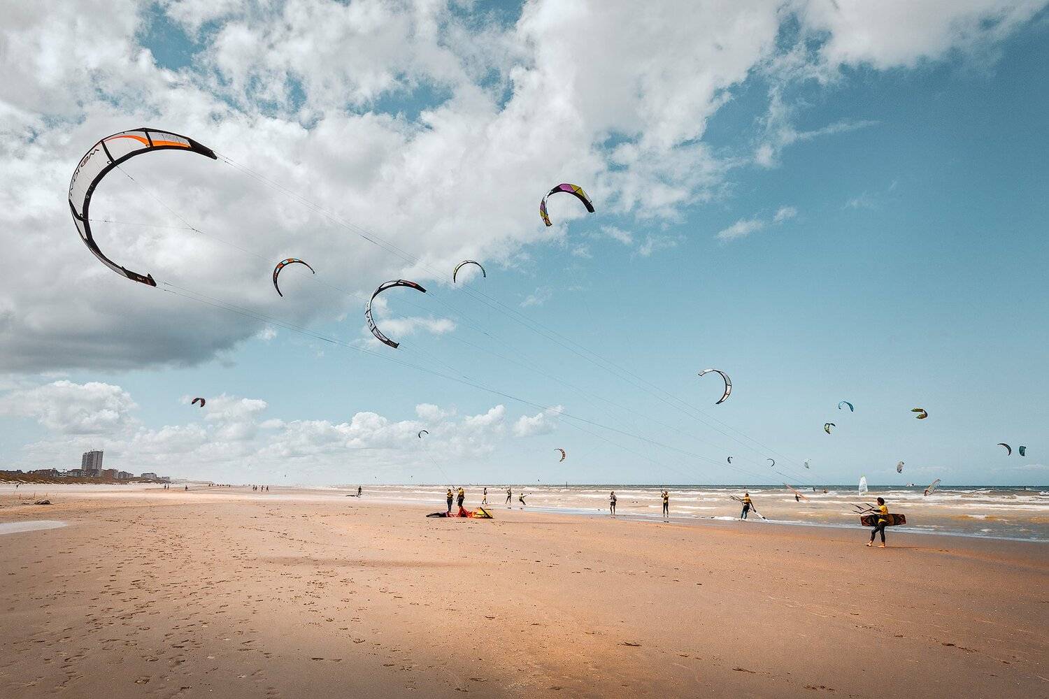 пляж, солнце, море, облака, кайты, струны, стропы, люди, тени, северное море, Андрей Огнев