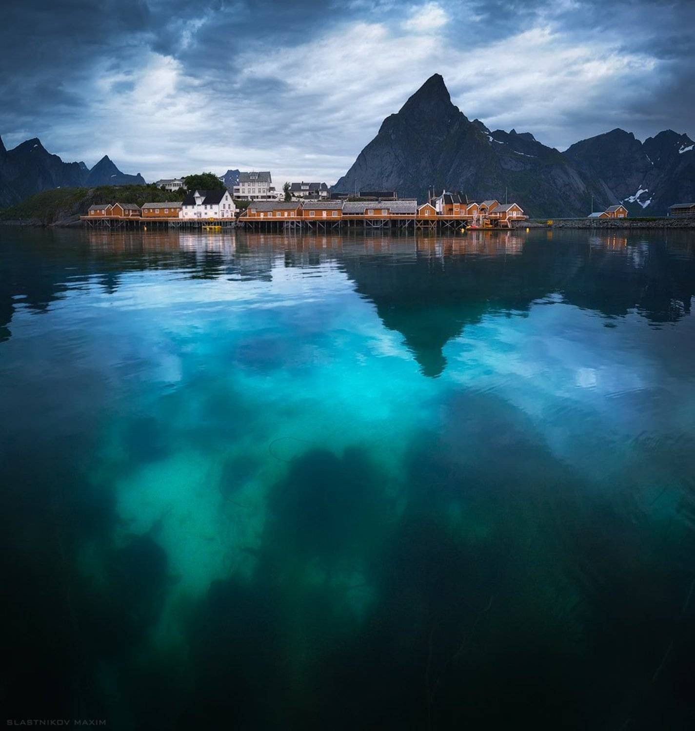 норвегия, пейзаж, горы, пик, ветер, вода, деревня, облака, рассвет, закат, путешествия, Максим Сластников