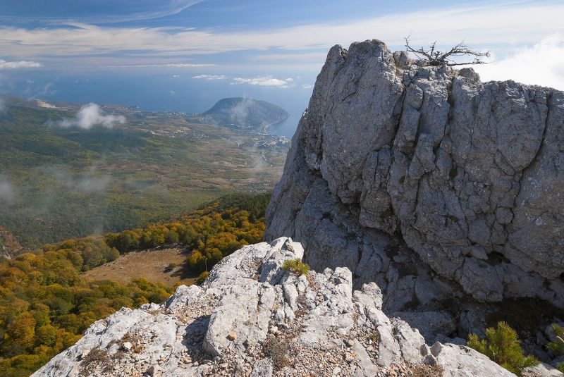 За монументом монумент..... фото превью