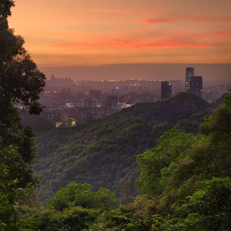 гуанчжоу, китай Вид на Гуанчжоу с горы Байюнь фото превью