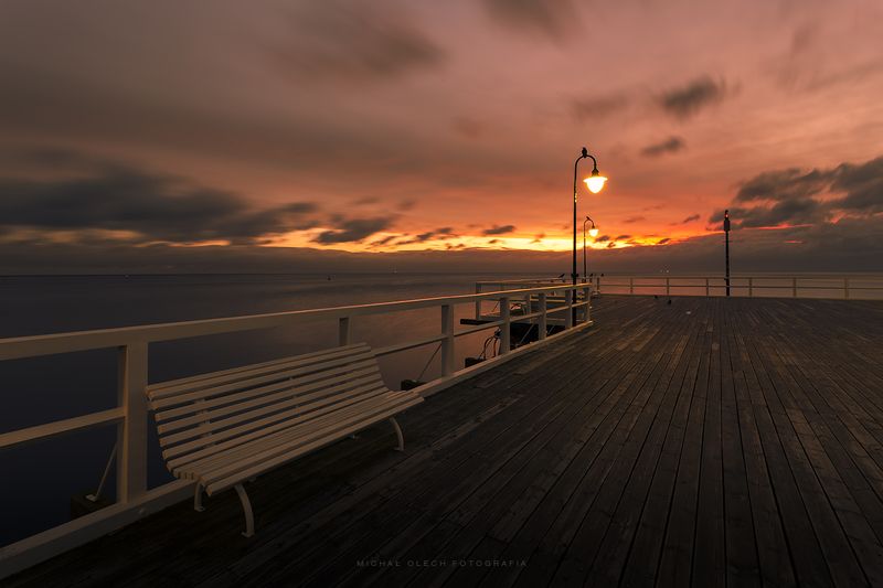 gdynia, poland, baltic sea, sea, bench, light, clouds, sky, pier, burn, пирс, птица, польша, море Pier at dawn фото превью