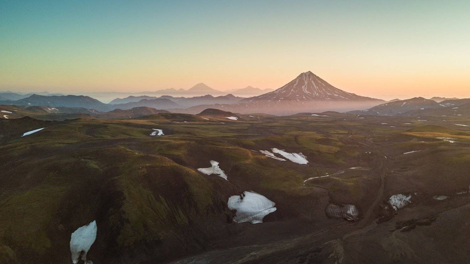 осень russia nature kamchatka photorussia россия природа dji volcano вулкан autumn natgeo volcano travel traveling travelgram travelphotography traveltheworld travelblog vacation instatravel instatrip trip tourism aerophoto mavicpro, Илья Середкин