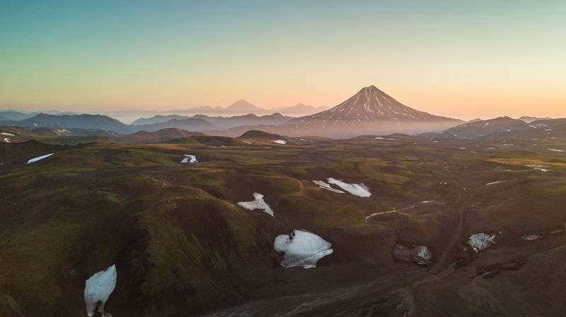 осень russia nature kamchatka photorussia россия природа dji volcano вулкан autumn natgeo volcano travel traveling travelgram travelphotography traveltheworld travelblog vacation instatravel instatrip trip tourism aerophoto mavicpro Вилючинский вулкан на рассвете фото превью