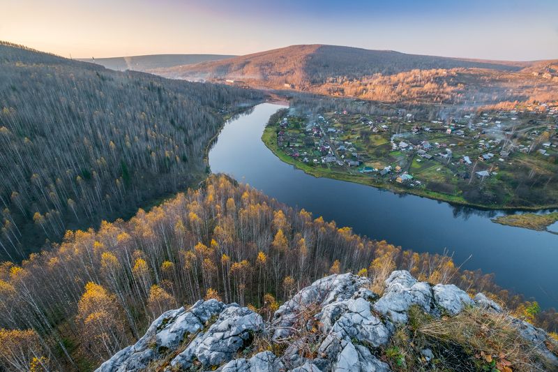 вечер, река, осень, скалы, высота Когда нет дрона фото превью