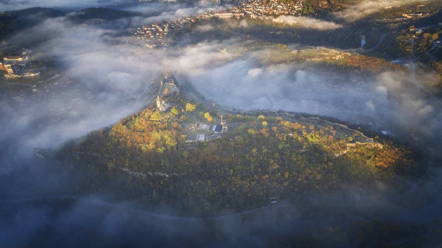 царевец, октябрь, осень, велико тырново, болгария, утро, Даниел Балъков
