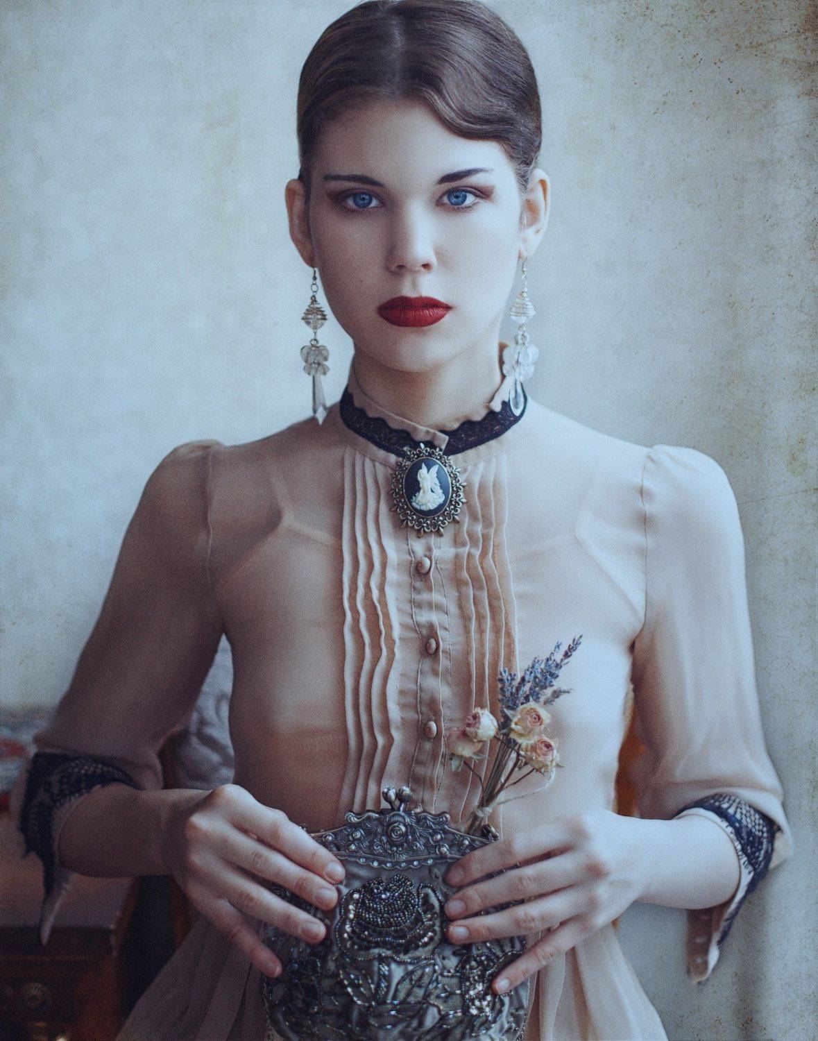 , Надежда Власова