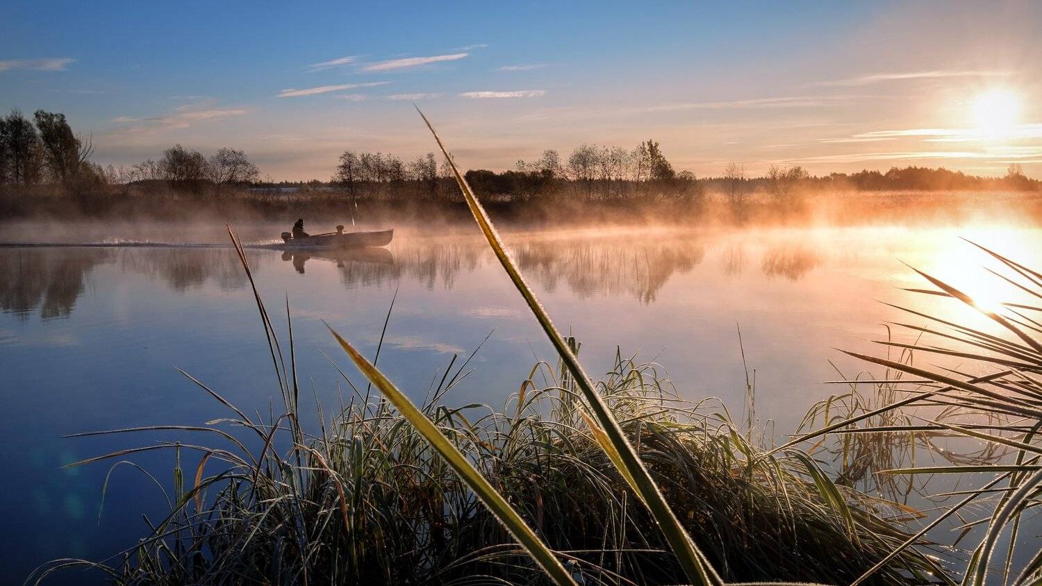 пейзаж, лодка, рыбак, река, утро, туман, рассвет, иней, отражения, небо, Андрей Чиж